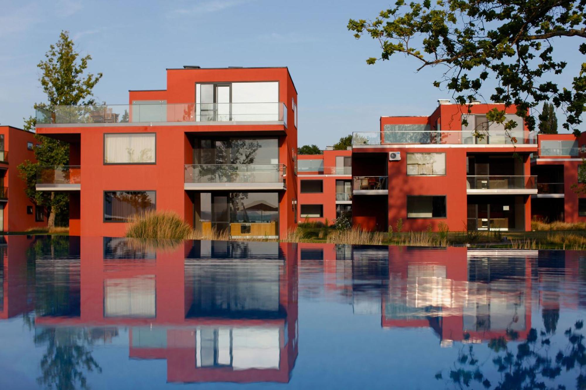Bavaria Club Apartman Balatonlelle Exterior photo