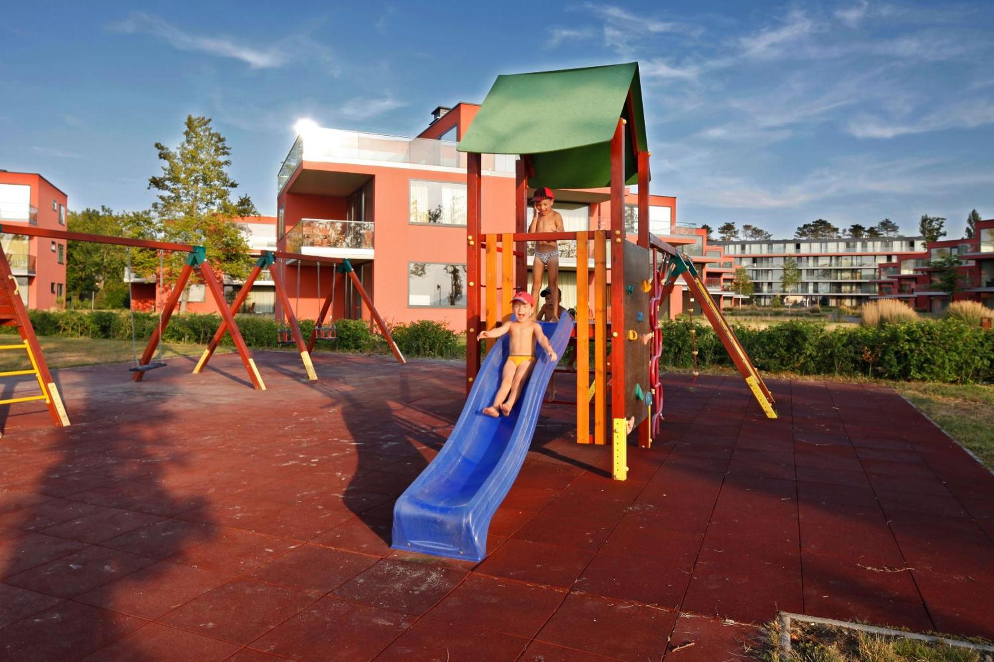 Bavaria Club Apartman Balatonlelle Exterior photo
